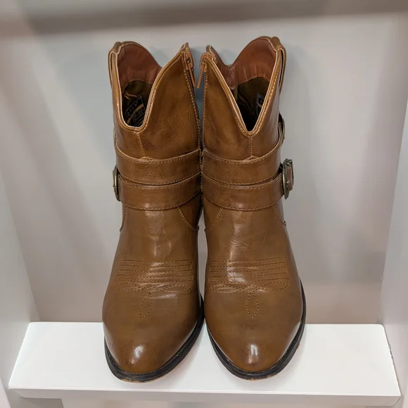 🖤 Roper Tan Heeled Western Boots with Buckle Detail - Picture 4 of 6